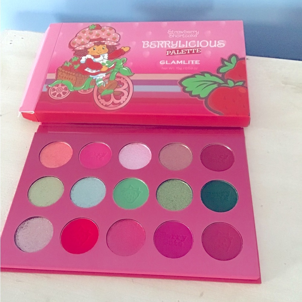 NEW Glamlite Berrylicious Strawberry Shortcake Eyeshadow Palette In Box